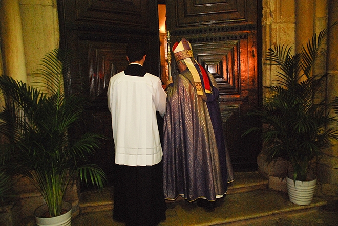 Abertura_porta_santa_jubileu_misericordia (33)