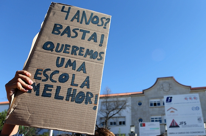 MANIFESTAÇÃO DE ALUNOS
