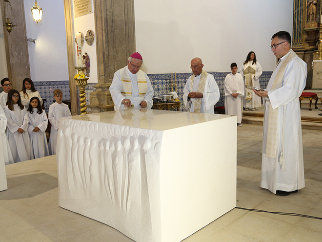 Dedicacao_altar_ambao_igreja_lagoa-6