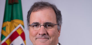 Pires de Lima recusou no Algarve que subida de turistas se deva só à Primavera Árabe e preços baixos