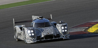 Porsche testou novo carro de corrida com Mark Webber no Autódromo de Portimão