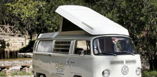 Aluguer de carrinhas “pão de forma” conquista surfistas e famílias no Algarve