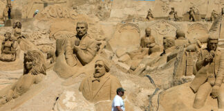 Cem mil esperados no Festival de Esculturas de Areia do Algarve dedicado à música