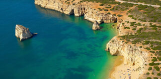 Algarve é a segunda região do país com mais praias com águas boas para ir a banhos