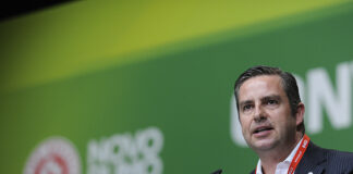 António Eusébio reeleito líder do PS/Algarve