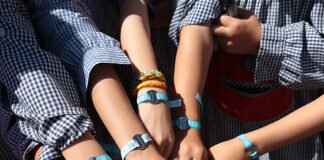 Esquadras algarvias da PSP recebem 3 mil pulseiras para localizar crianças perdidas