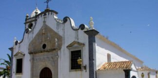 Igreja de Moncarapacho vai ser alvo de obras apoiadas pelo “Programa Equipamentos”