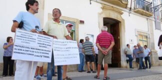 Habitantes de Portimão voltam a protestar contra taxa municipal de proteção civil