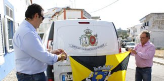 Câmara de Lagoa entrega carrinha à Misericórdia de Estômbar