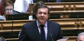 Algarvio Mendes Bota (PSD) deixou Parlamento após mais de 20 anos como deputado