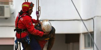 Rutura em conduta de água terá originado buraco no qual caiu casal em Armação de Pêra