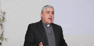 Cine-Teatro Louletano promove encontro com padre Carlos de Aquino sobre a fé na cultura e no turismo