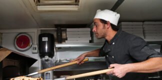 Ex-emigrante aposta em ‘roulotte’ de pizzas para conquistar serra algarvia