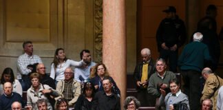 Parlamento rejeita suspensão imediata das demolições na ria Formosa pedida pela oposição