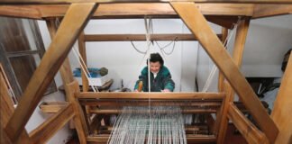 Única tecedeira de Monchique mantém atividade aos 80 anos