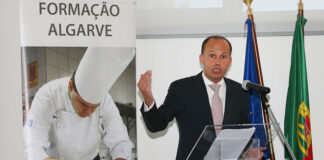 Ministro veio ao Algarve anunciar 1,5 milhões de euros para “combater a sazonalidade do emprego”
