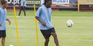 Adélcio Varela reforça Olhanense por empréstimo do Belenenses