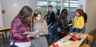 Mais de 1.000 alunos e diplomados procuraram emprego em feira de recrutamento da Universidade do Algarve