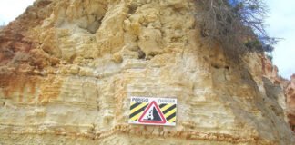 Albufeira alerta banhistas para perigos das arribas nas praias