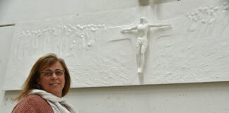 “Descobri que através da arte se consegue quase tocar o mistério”