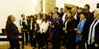 Grupo Coral da Universidade do Algarve canta com coro de cegos na igreja de São Pedro de Faro