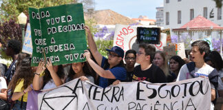 Centenas de jovens estudantes manifestaram-se em Faro pela defesa do planeta