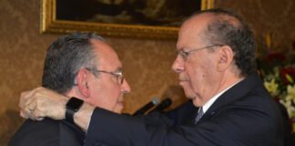 D. António Carrilho distinguido com o grau de Grande-oficial da Ordem do Infante D. Henrique