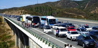 Trânsito cortado no sentido norte-sul da A2 devido a fogo em São Bartolomeu de Messines