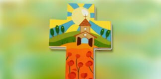 Pastoral Juvenil da Diocese do Algarve desafia jovens a construírem e pendurarem cruz na porta