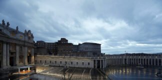Vaticano: Covid-19 colocou todos «no mesmo barco» e é hora de mudar de vida, pede o Papa