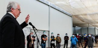 Ministro veio ao Algarve sensibilizar trabalhadores agrícolas estrangeiros para evitarem a propagação da pandemia
