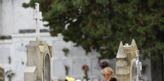 Covid-19: Presença de familiares em funerais volta a ser permitida a partir de segunda-feira
