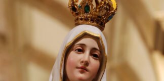 Paróquia de Albufeira promove procissão com imagem de Nossa Senhora de Fátima pelas ruas