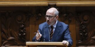 CDS insta ministro a esclarecer existência de rede de imigração ilegal no Algarve