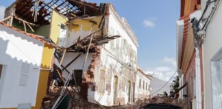 Cinco pessoas desalojadas em derrocada de imóvel devoluto em Silves