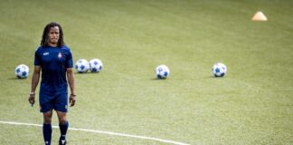 Antiga glória holandesa Edgar Davids é o novo treinador do Olhanense