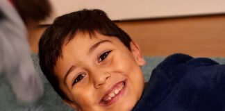 Mãe de criança de Faro apela à doação de medula para o filho