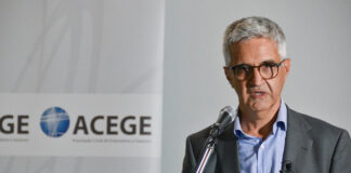 “Dividir o mundo em «organizações com fins lucrativos» e «sem fins lucrativos» é um erro”