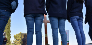 Visita dos símbolos da JMJ marcou a manhã de ontem dos alunos do Colégio de Nossa Senhora do Alto (c/vídeo e fotos)
