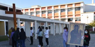 Símbolos da JMJ visitam também em Faro o Estabelecimento Prisional e o Mercado