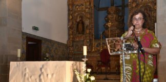 Autora explicou os novos altar e ambão da igreja matriz de Loulé
