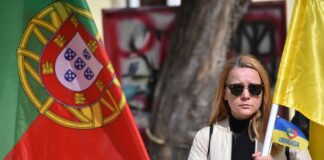 Algumas dezenas de pessoas apelaram em Faro à paz na Ucrânia (c/fotorreportagem)
