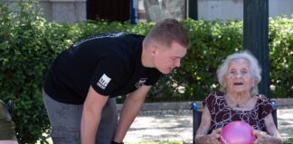 Jovens estrangeiros acolhidos em Faro, Loulé e Tavira para a JMJ viveram manhã de voluntariado ambiental e social (c/fotorreportagem)