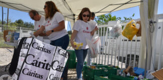 Cáritas do Algarve recebe cartão de 2.045 euros da campanha de Natal das lojas Continente