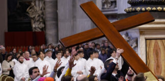 Algarvios na entrega dos símbolos da JMJ aos jovens da Coreia do Sul