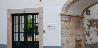 Cáritas do Algarve deixou a antiga sede e mudou-se para o largo da Sé de Faro