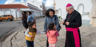 Bispo do Algarve em visita pastoral às paróquias de São Pedro de Faro e do Montenegro