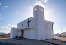 Câmara de Aljezur concede apoio à paróquia para despesas da construção da igreja do Rogil
