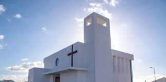 Câmara de Aljezur concede apoio à paróquia para despesas da construção da igreja do Rogil