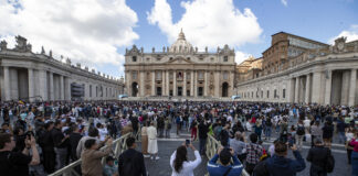 Há um algarvio em Roma a testemunhar os momentos da eleição do próximo Papa